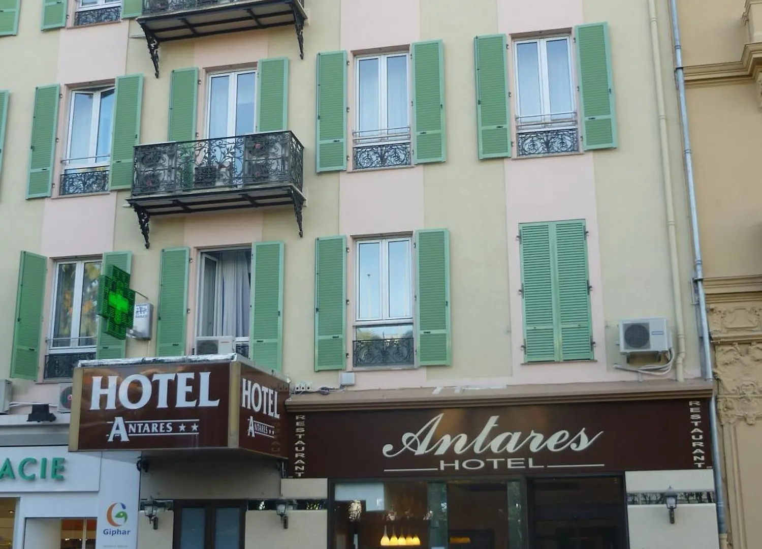 Antares Hostel Nice